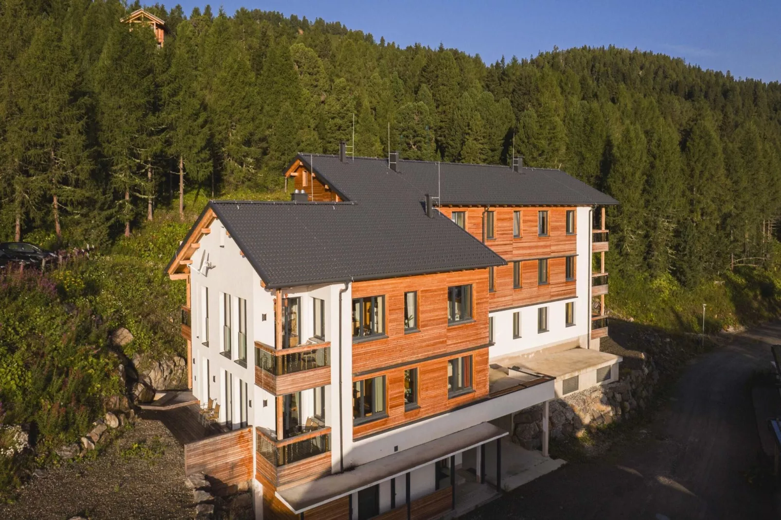 Turrach Suites 6-Buitenkant zomer