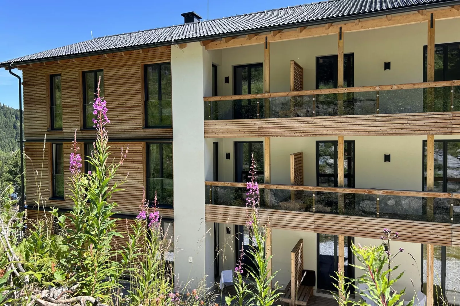 Turrach Suites 6-Buitenkant zomer