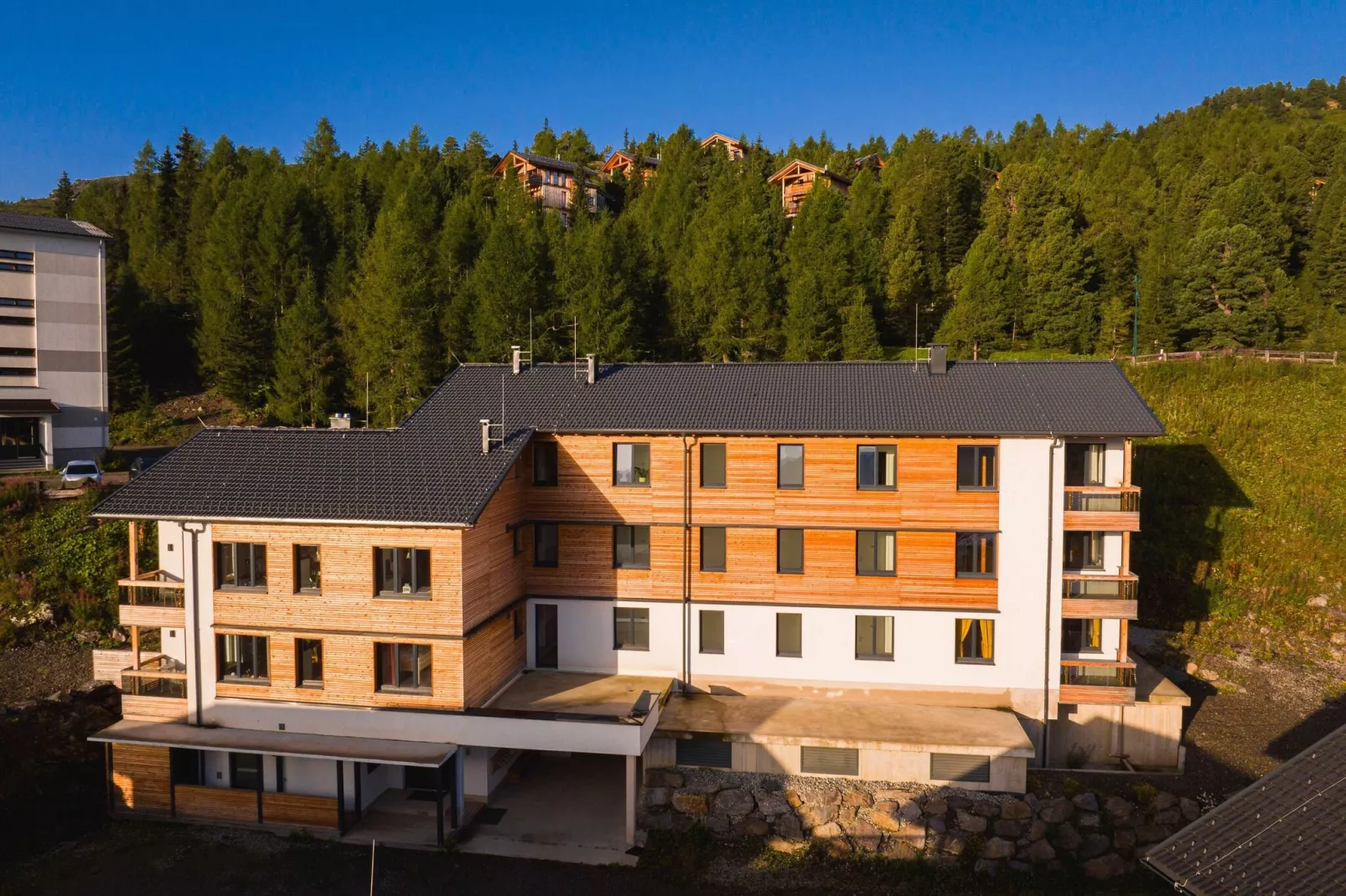Turrach Suites 3-Buitenkant zomer
