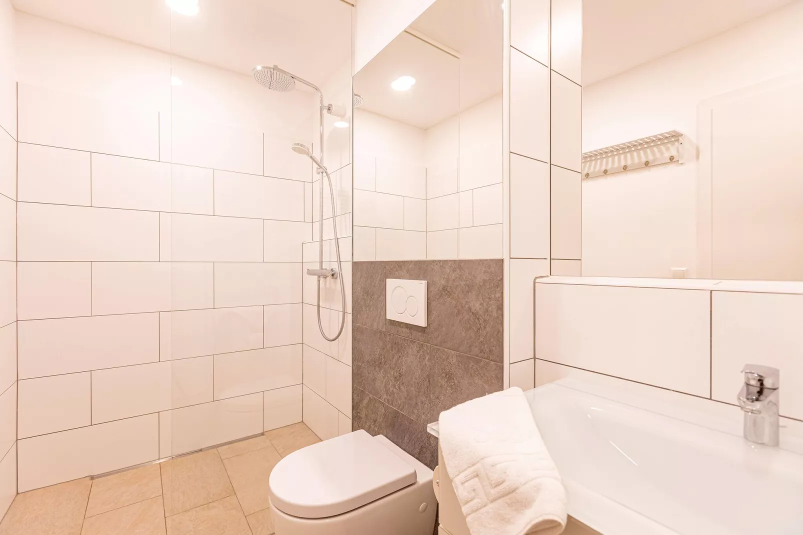 Turrach Suites 3-Badkamer