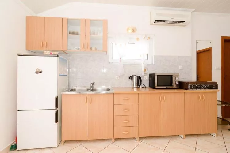 Apartments Villa Nikol - Comfort Two Bedroom Apartment with Sea View (APT 3)-Keuken