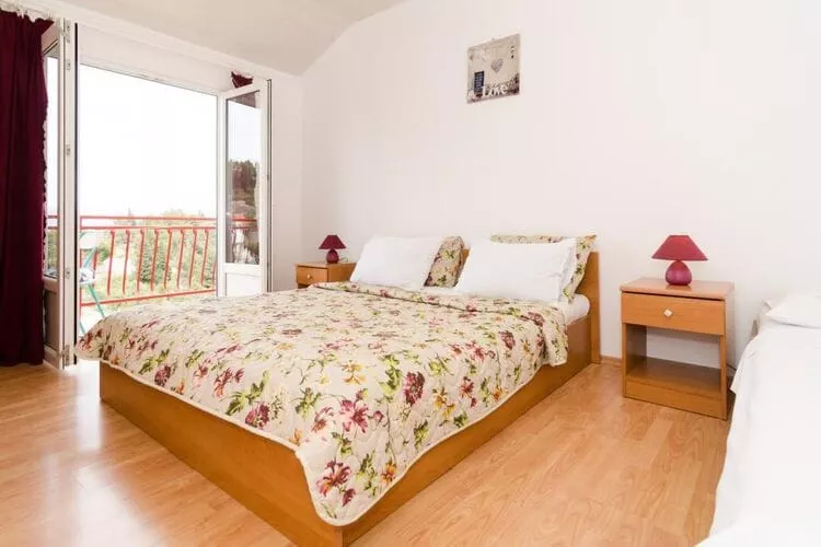 Apartments Villa Nikol - Comfort Two Bedroom Apartment with Sea View (APT 3)-Slaapkamer