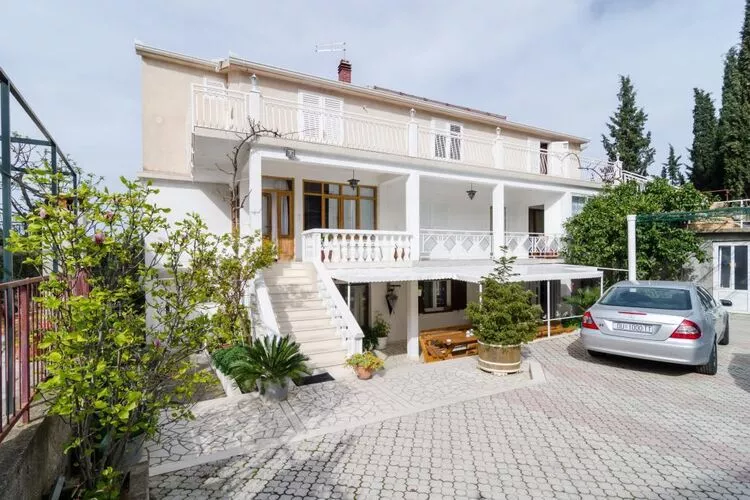 Apartments Villa Nikol - Comfort Two Bedroom Apartment with Sea View (APT 3)-Buitenlucht