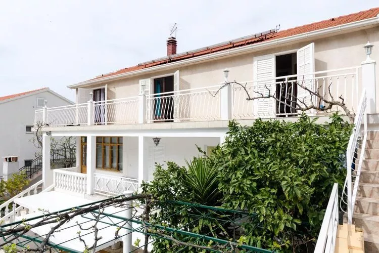 Apartments Villa Nikol - Comfort Two Bedroom Apartment with Sea View (APT 3)-Buitenlucht