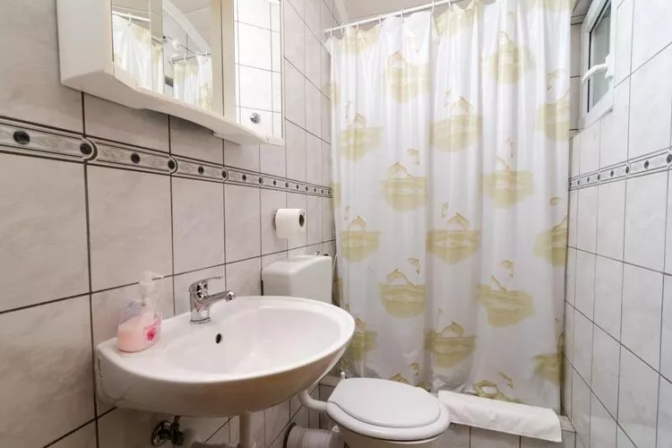 Apartments Villa Nikol - Standard Two Bedroom Apartment with Sea View (APT 1)-Badkamer