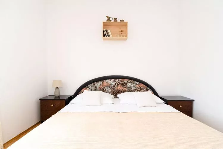 Apartments Villa Nikol - Two Bedroom Apartment with Sea View (APT 4)-Slaapkamer