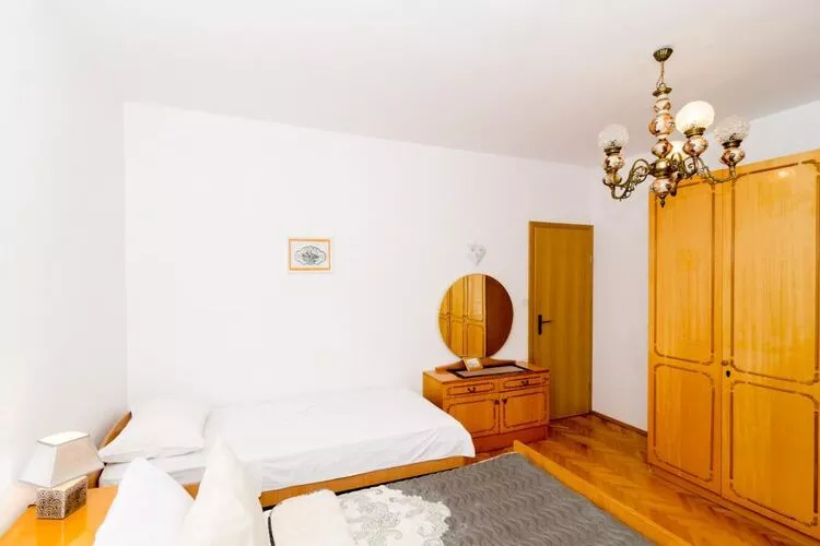Apartments Villa Nikol - Standard Two Bedroom Apartment with Terrace (APT 5)-Slaapkamer
