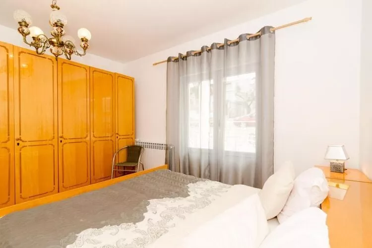 Apartments Villa Nikol - Standard Two Bedroom Apartment with Terrace (APT 5)-Slaapkamer