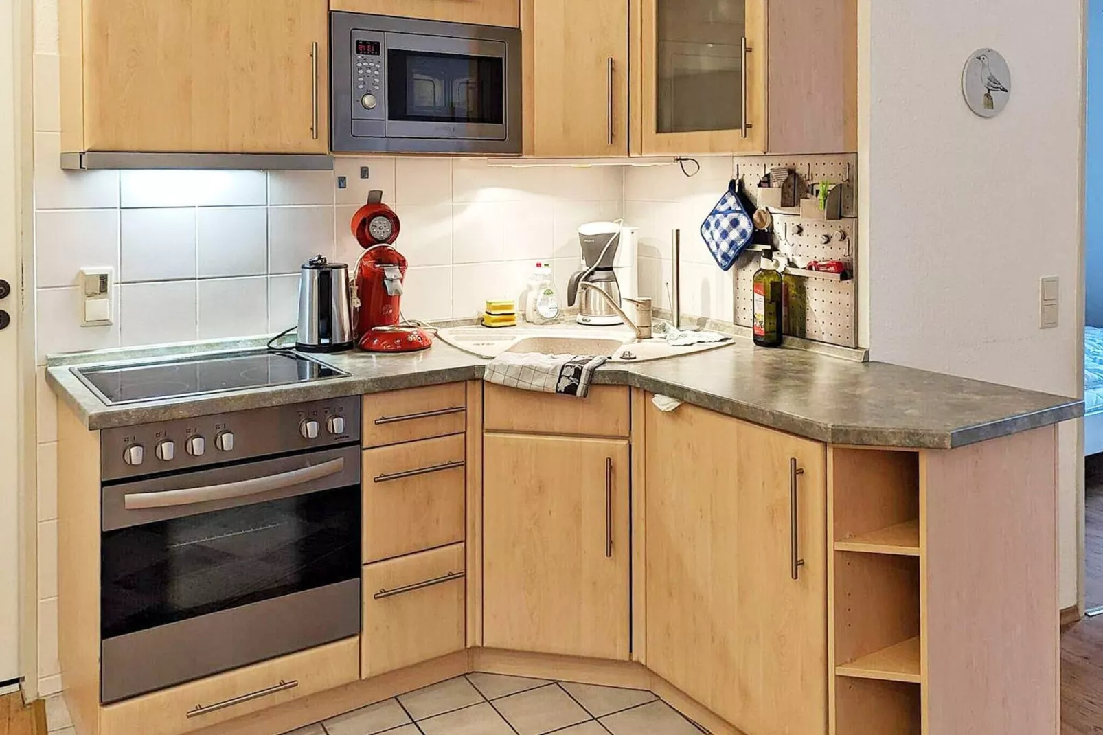 Comfortabel vakantiehuis in de natuur-Binnen