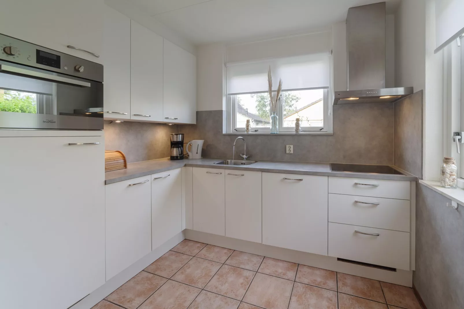 Villapark De Oesterbaai 77-Keuken
