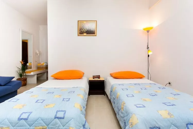 Guest House Old Town View - One Bedroom Apartment with Terrace and Sea View - A 3+2 (Charming)-Slaapkamer