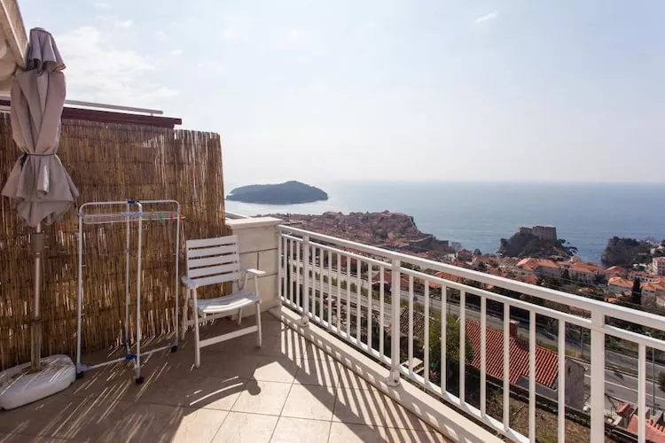 Guest House Old Town View - One Bedroom Apartment  with Balcony and Sea View - A 2+2 (Romantic)-Uitzicht