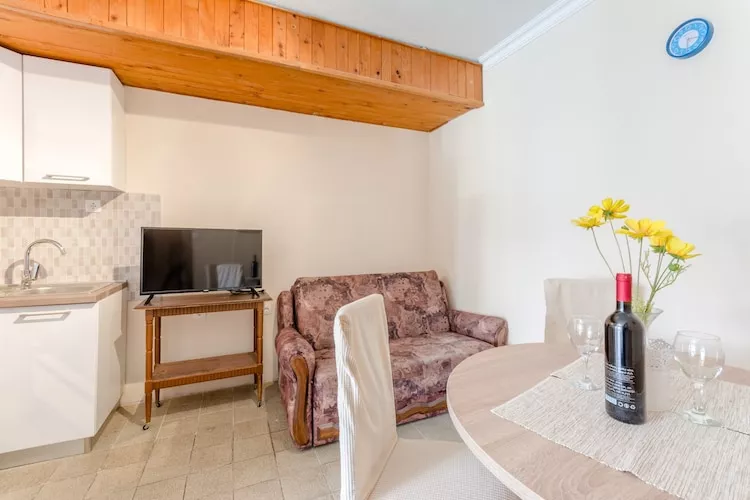 Apartments Fidelis - Two Bedroom Apartment with Terrace and Garden View(7)