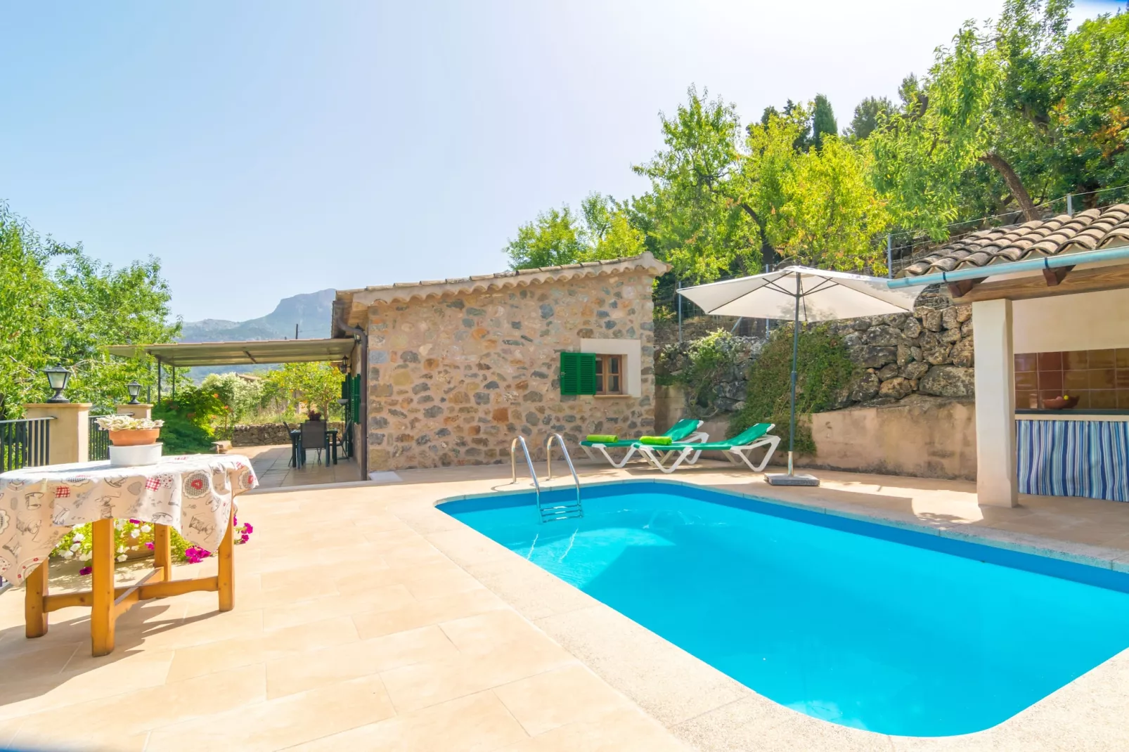 Can Fabiol - Adults Only-Buitenkant zomer