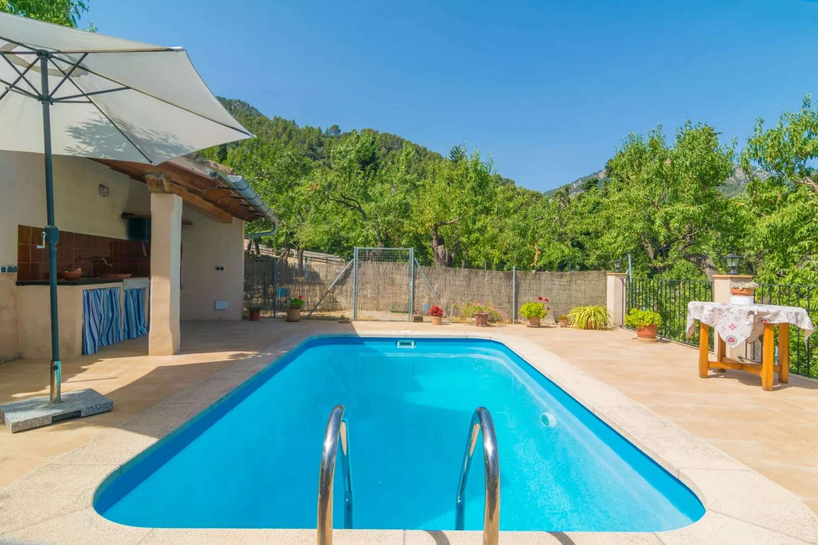 Can Fabiol - Adults Only-Buitenkant zomer