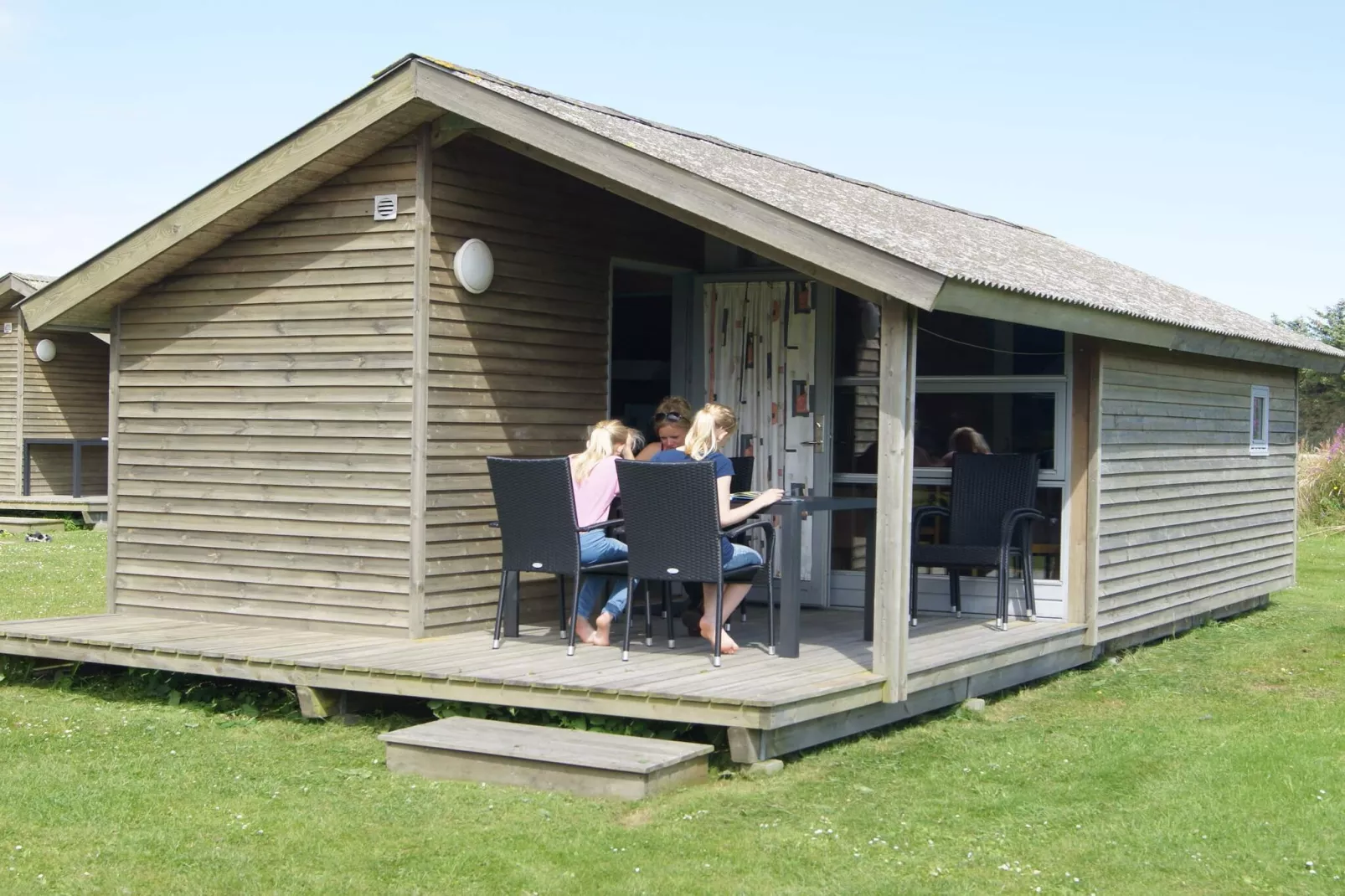 Gezellige hut op campingresort-Buitenlucht