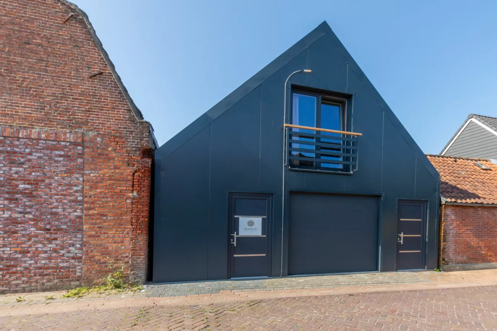 Appartement 'Bed by Al' - Hoofdstraat 16 a  Kortgene-Buitenkant zomer