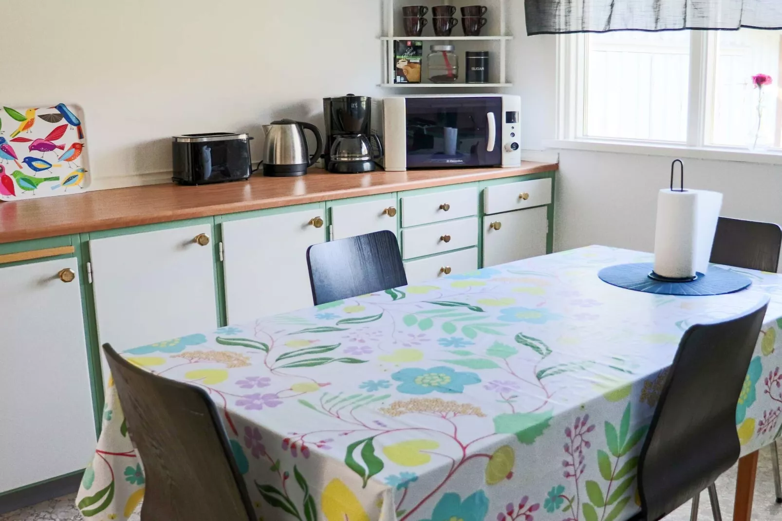 Welcoming cottage near the sea-Binnen