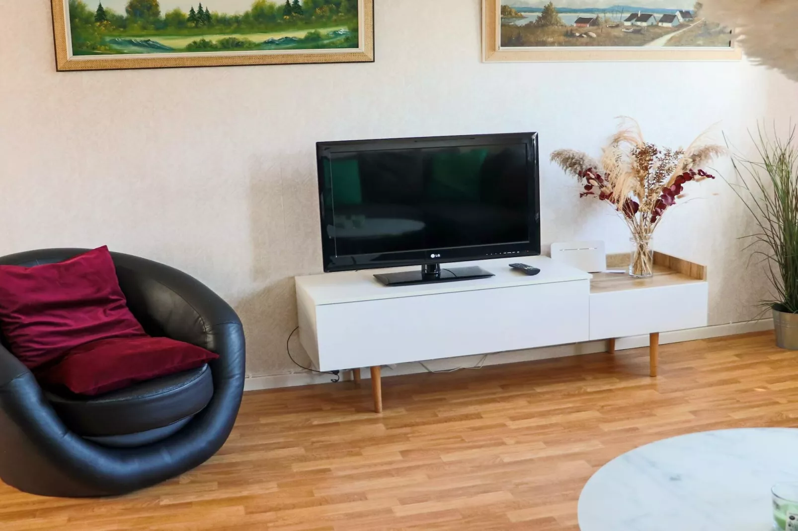 Welcoming cottage near the sea-Binnen