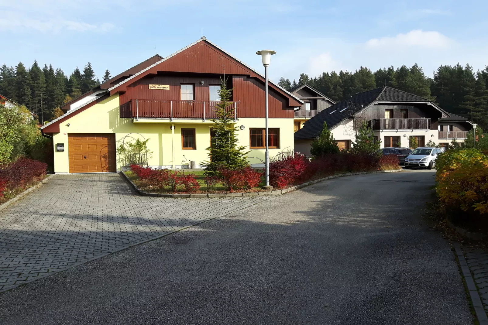 Villa Annemieke-Buitenkant zomer