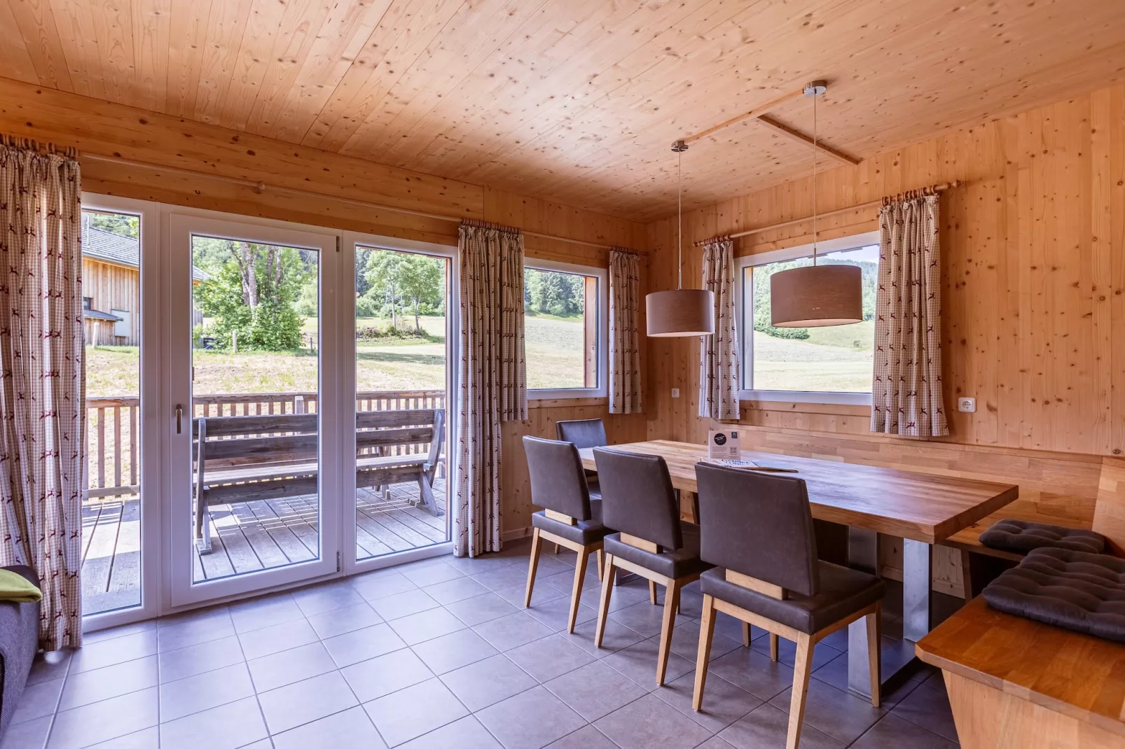 Kreischberg Chalets 31a-Eetkamer