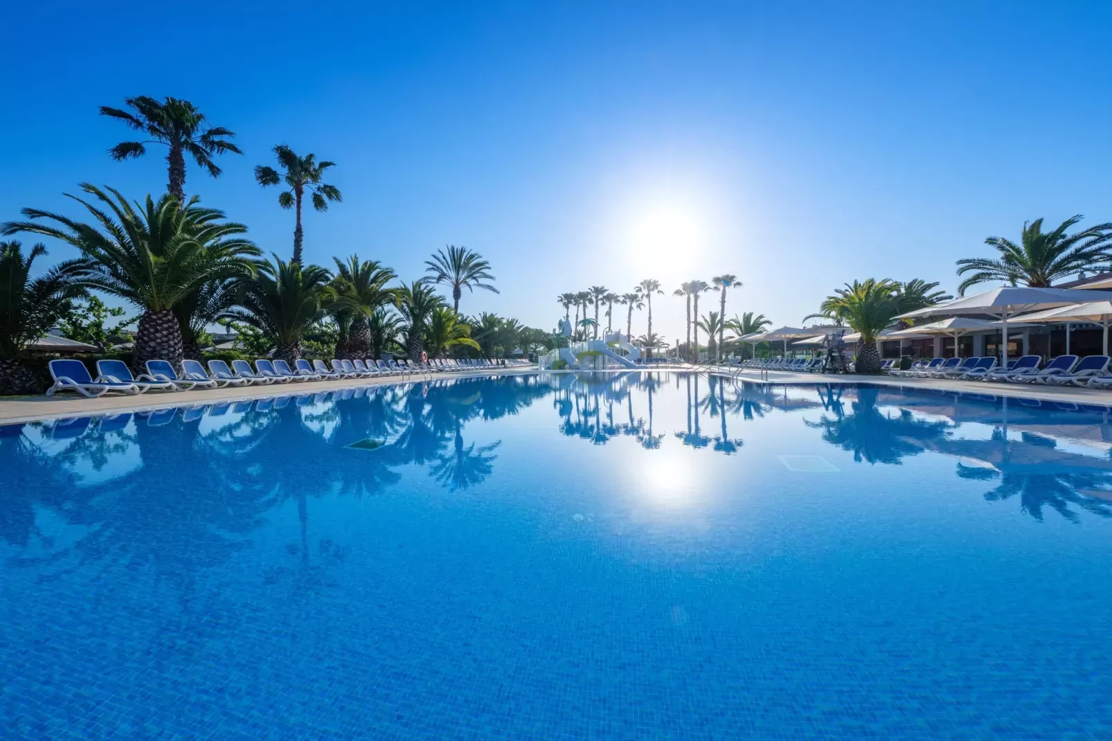 CAMPING ESTIVAL VENDRELL PLATJA  BUNGALOW TROPICAL 4/5-Zwembad