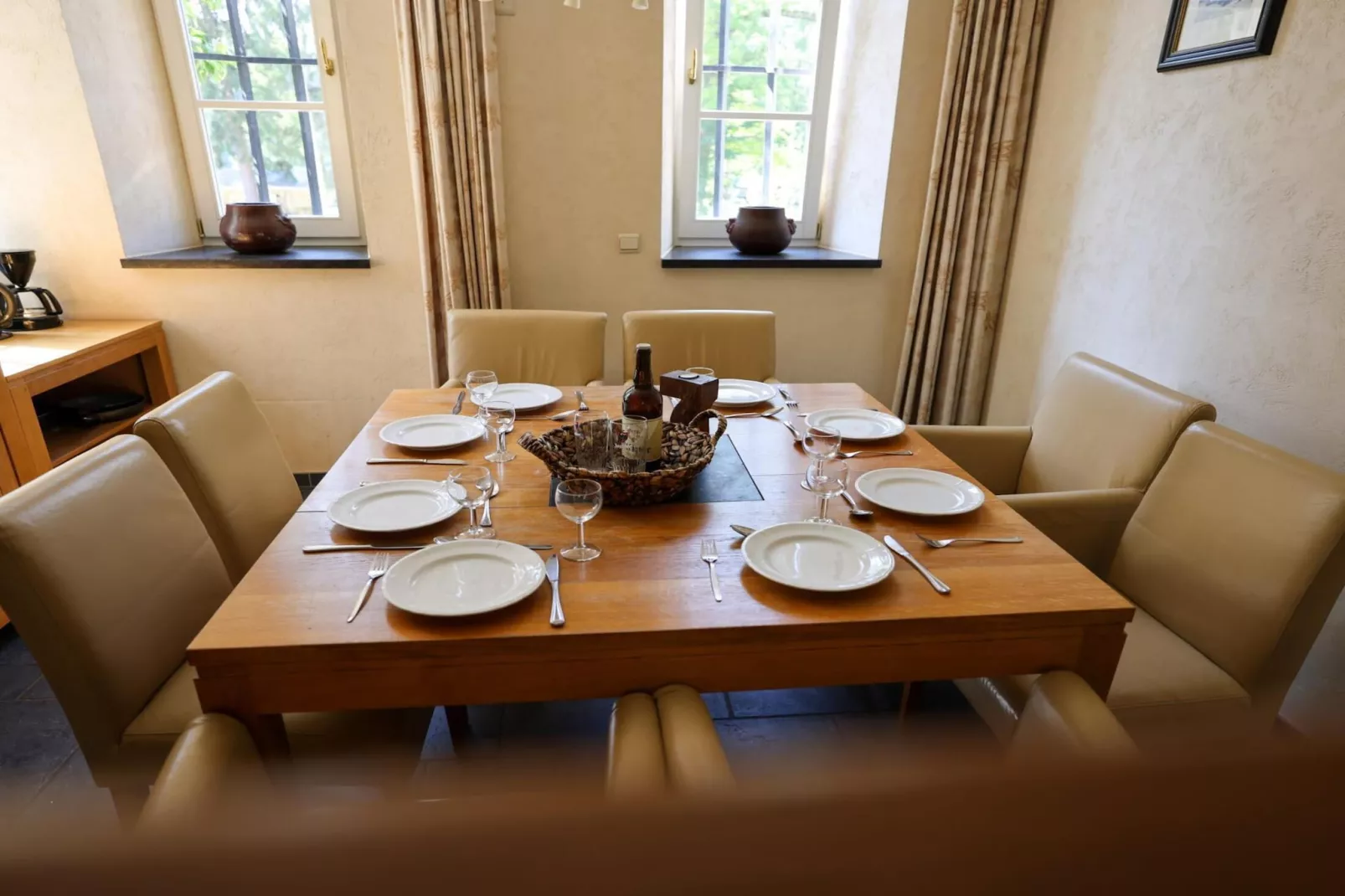 Studio voor twee Domaine Château Dieupart-Eetkamer