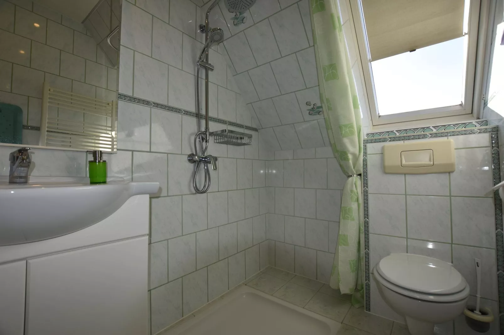 Ferienwohnung mit Gartenblick-Badkamer