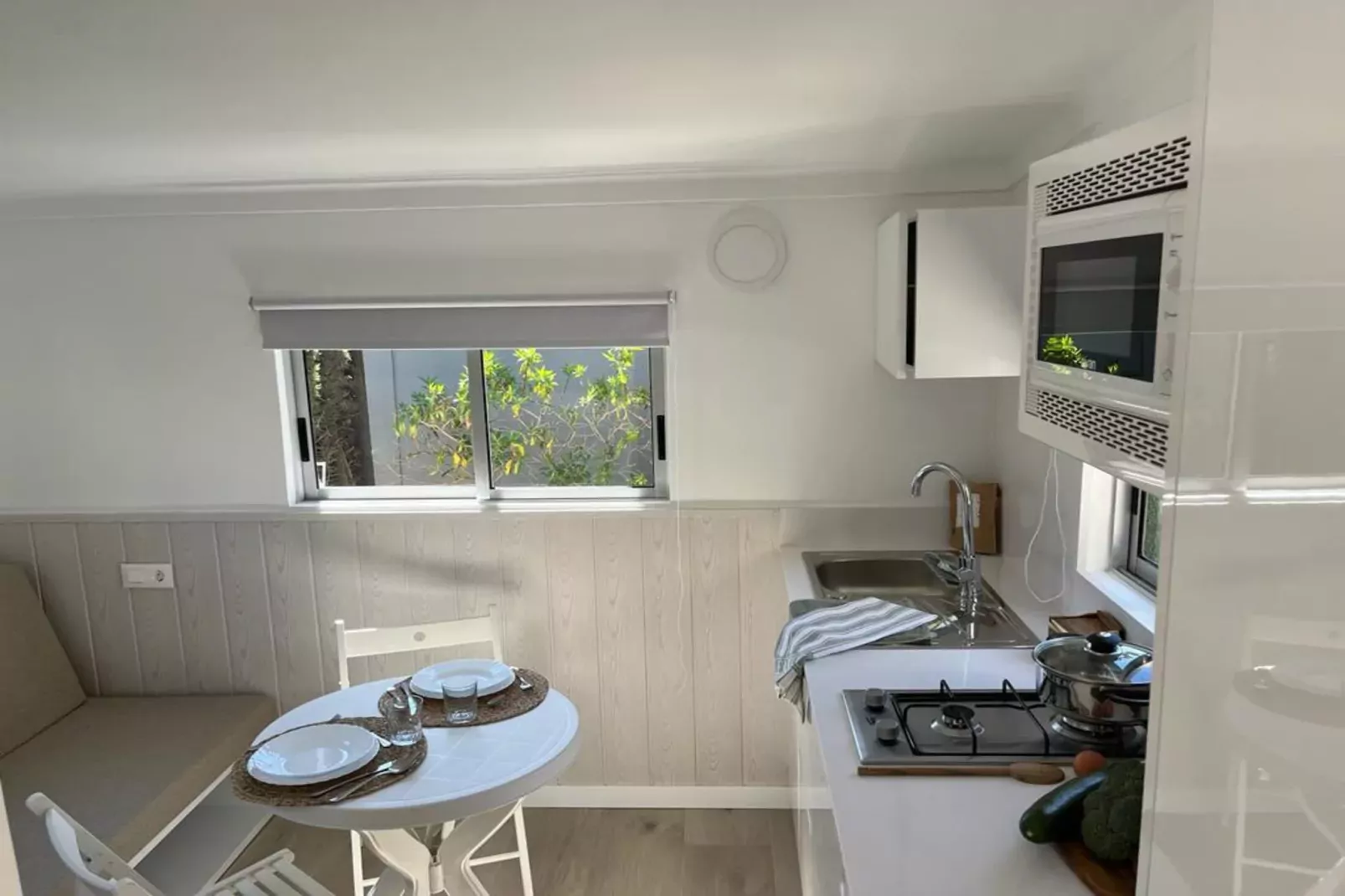 Camping Cambrils Playa 3 BUNGALOW NEW MEDITERRANI-Keuken