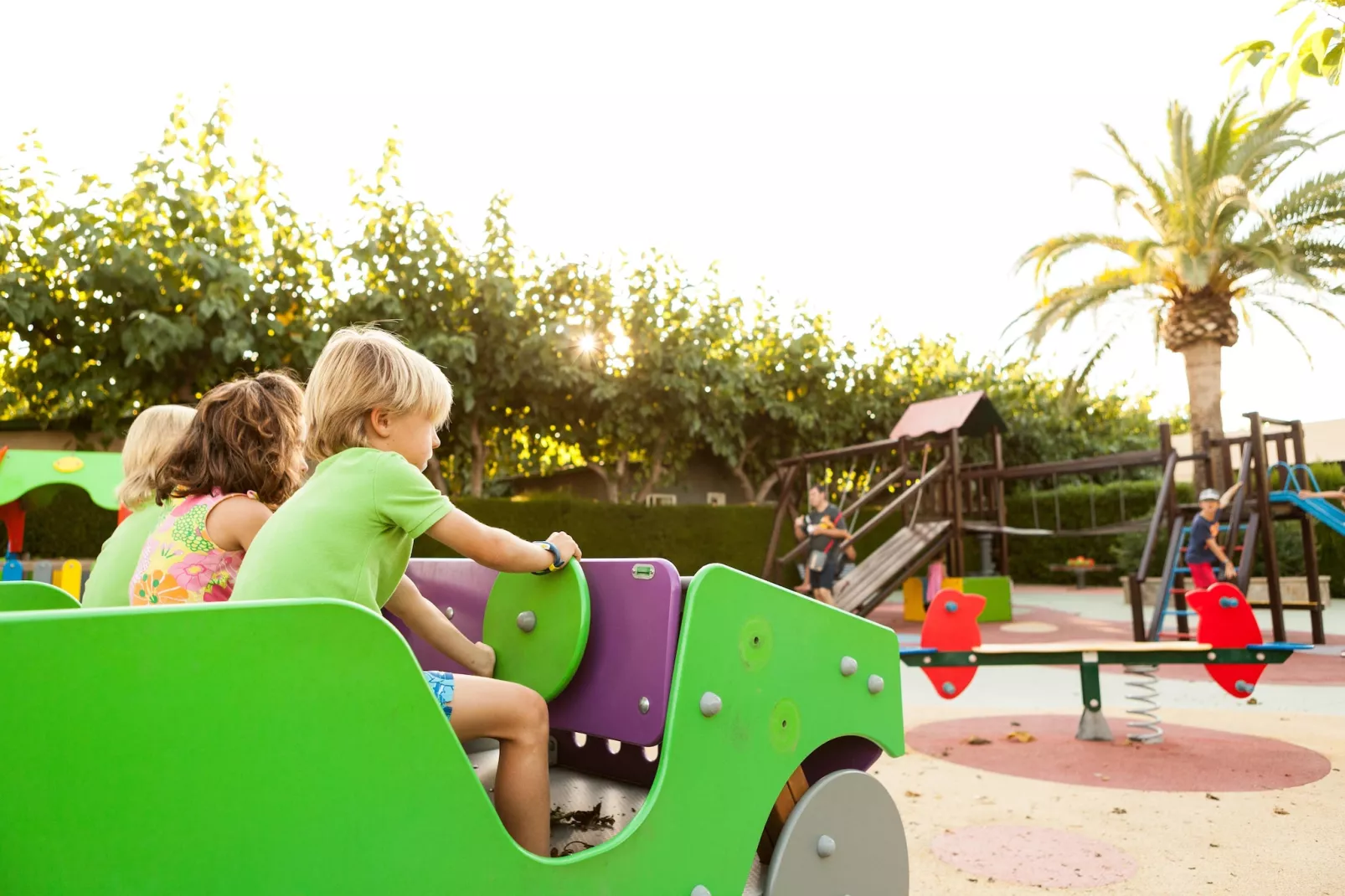 Camping Cambrils Playa 3 BUNGALOW NEW MEDITERRANI-Tuinen zomer