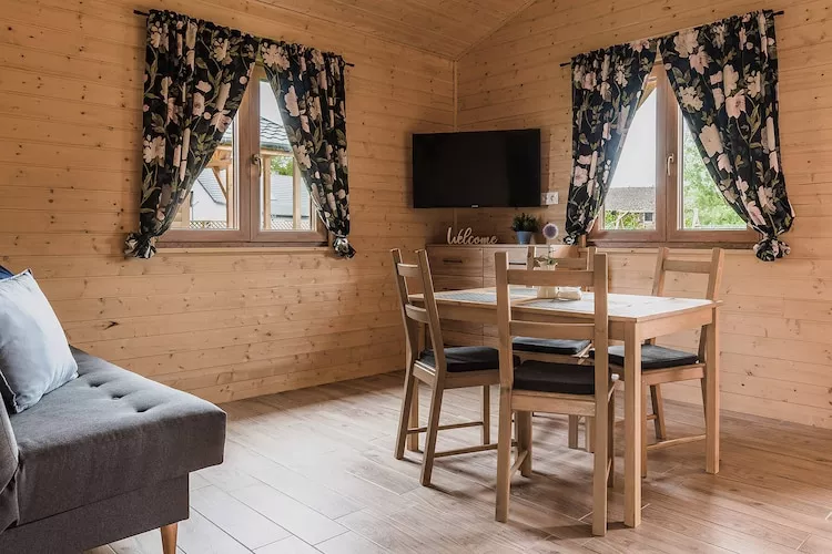 Osada Trzy Siostry domek nr 3 dla 5 osób Dąbrowa-Woonkamer