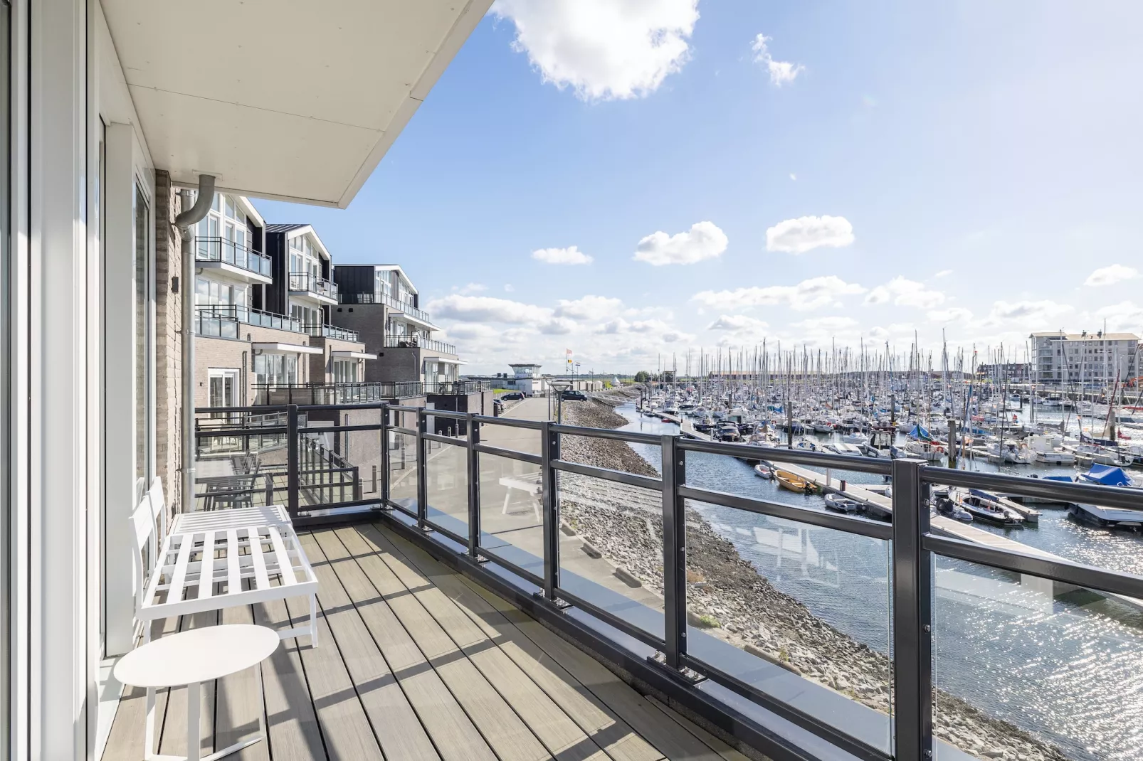 Appartement Vista Maris "Charlotte's Parel" - Havenweg 8-44  Sint-Annaland-Terrasbalkon