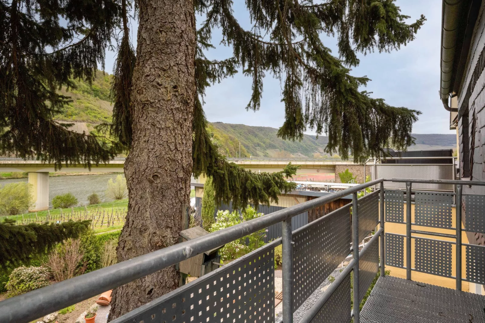 Ferienwohnung mit Moselblick-Terrasbalkon
