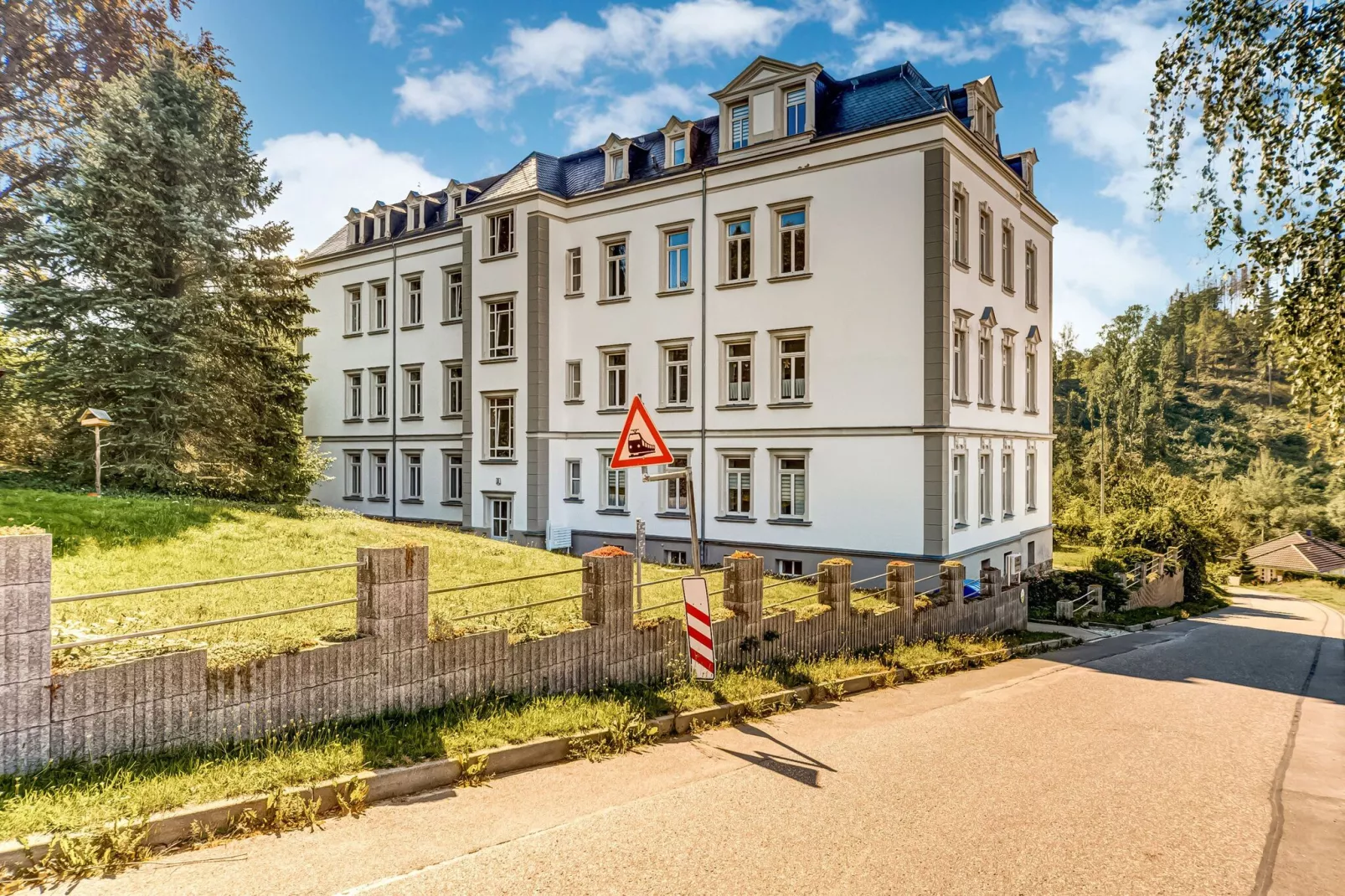 Villa im Erzgebirge-Buitenkant zomer