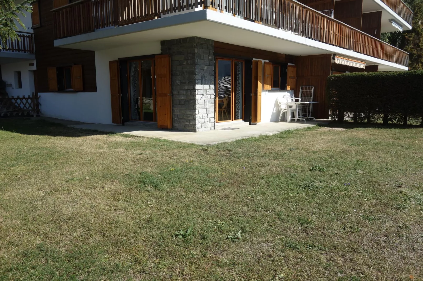 Gentianes G 001 - COSY apartment 6 pers-Buitenkant zomer