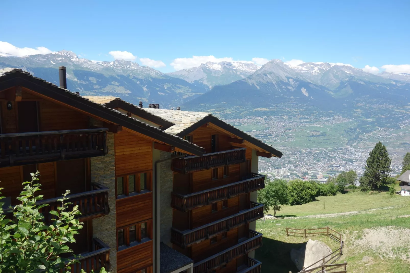 Plein Ciel VA 001 - MOUNTAIN apartment 8 pers-Buitenkant zomer