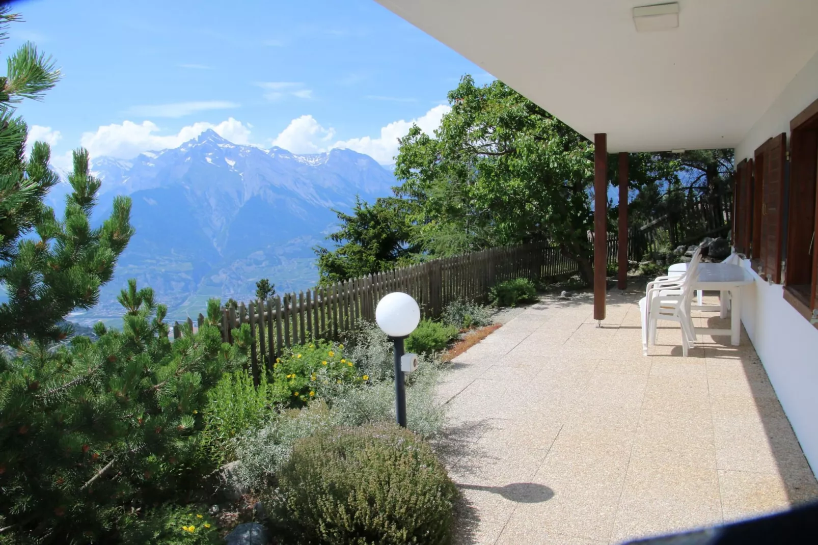 Eanta SUNNY & MOUNTAIN chalet 10 pers-Buitenkant zomer