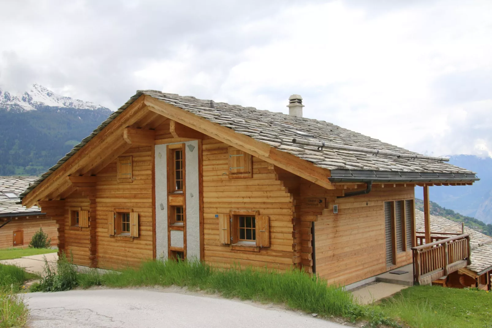 Christoph STANDING & CALM chalet 10 pers-Buitenkant zomer