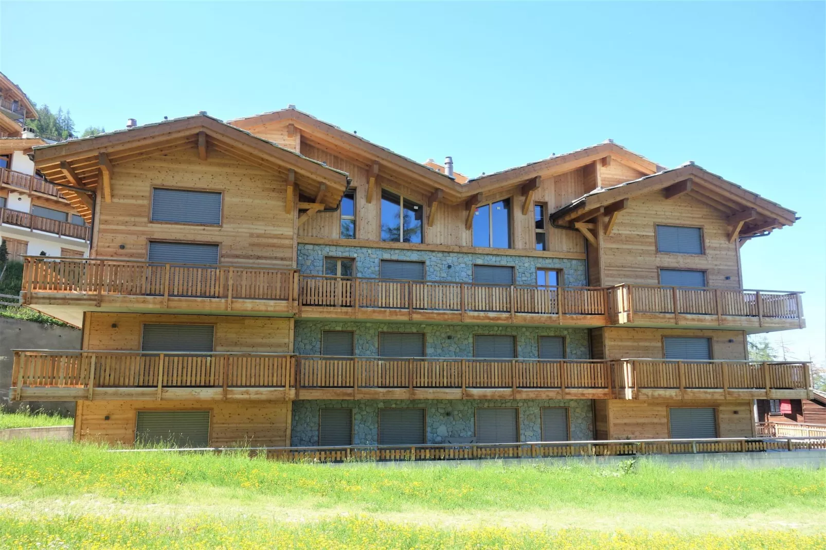 Les Mayens MB 001 - LUXURY apartment 8 pers-Buitenkant zomer