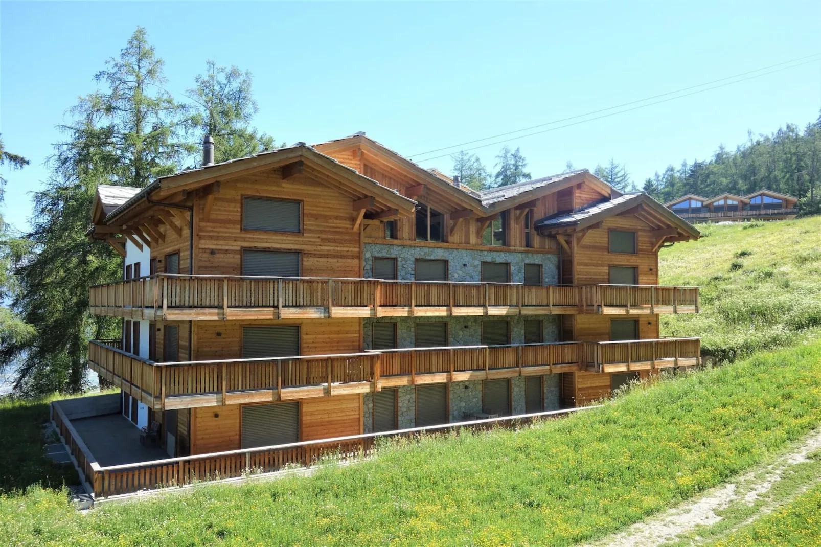 Les Mayens MA 020 - LUXURY apartment 14 pers-Buitenkant zomer
