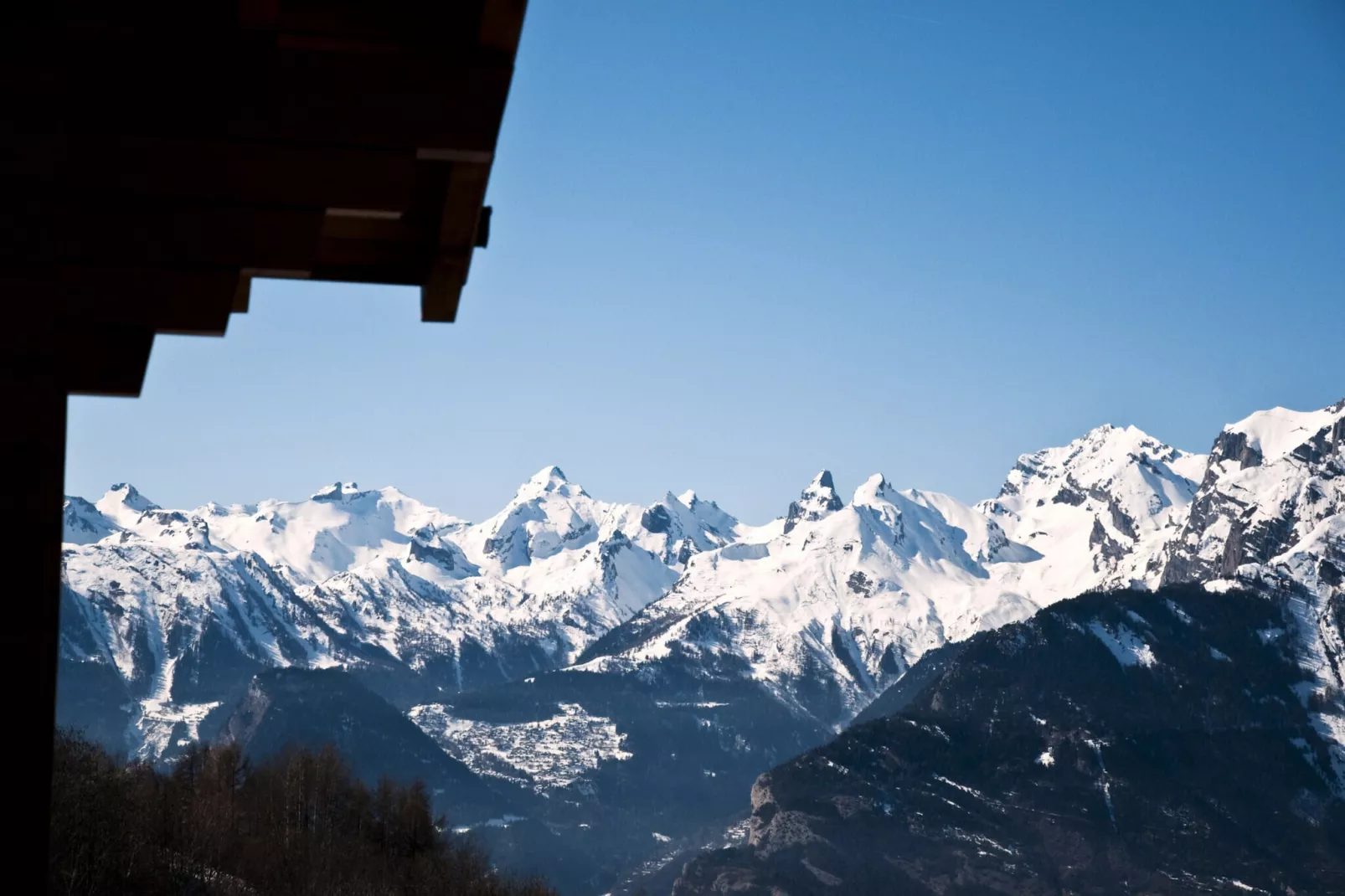 Combyre C 024 -COMFORTABLE apartment 4 pers-Uitzicht winter