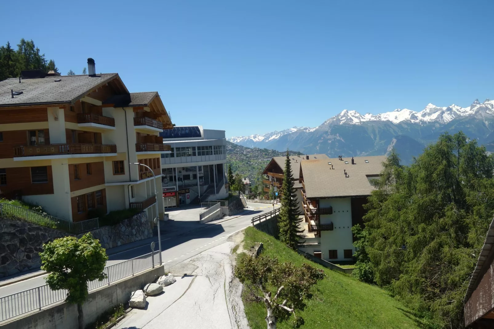Mélèzes K 040 - SKI & NATURE apartment 10 pers-Buitenkant zomer