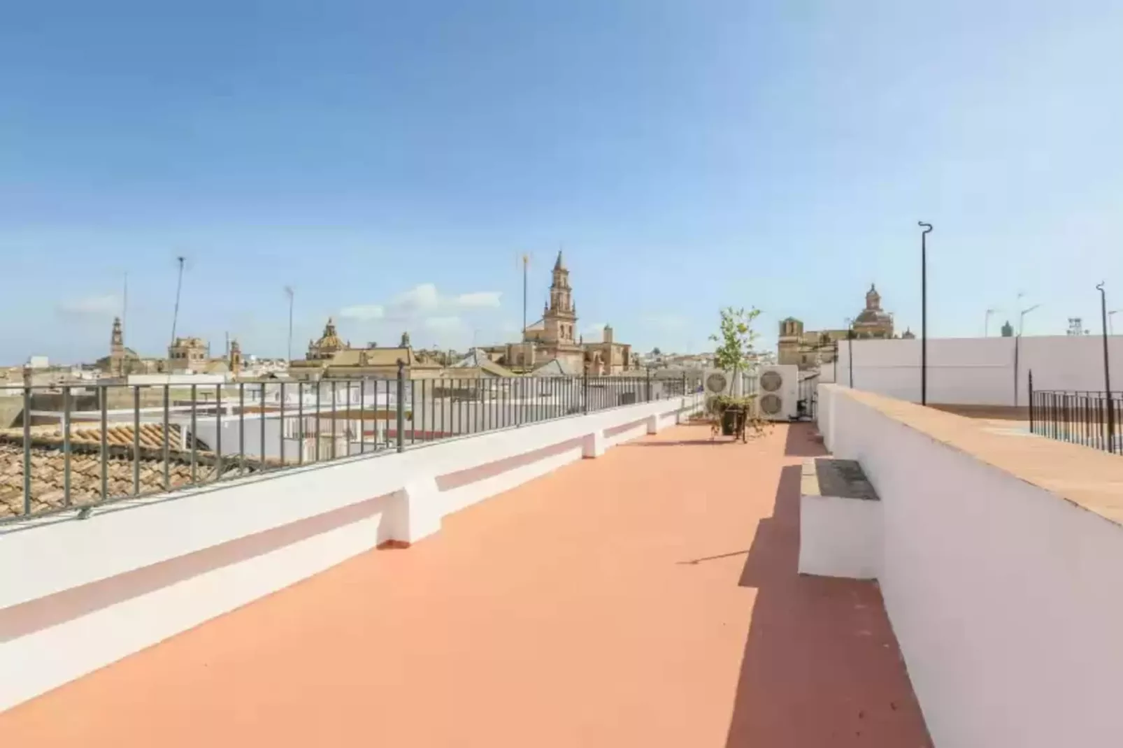 Posada De La Casa Del Pintor Hab. Jaen-Uitzicht zomer