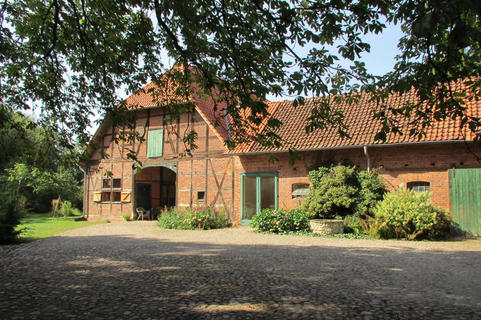 Biobauernhof-Buitenkant zomer
