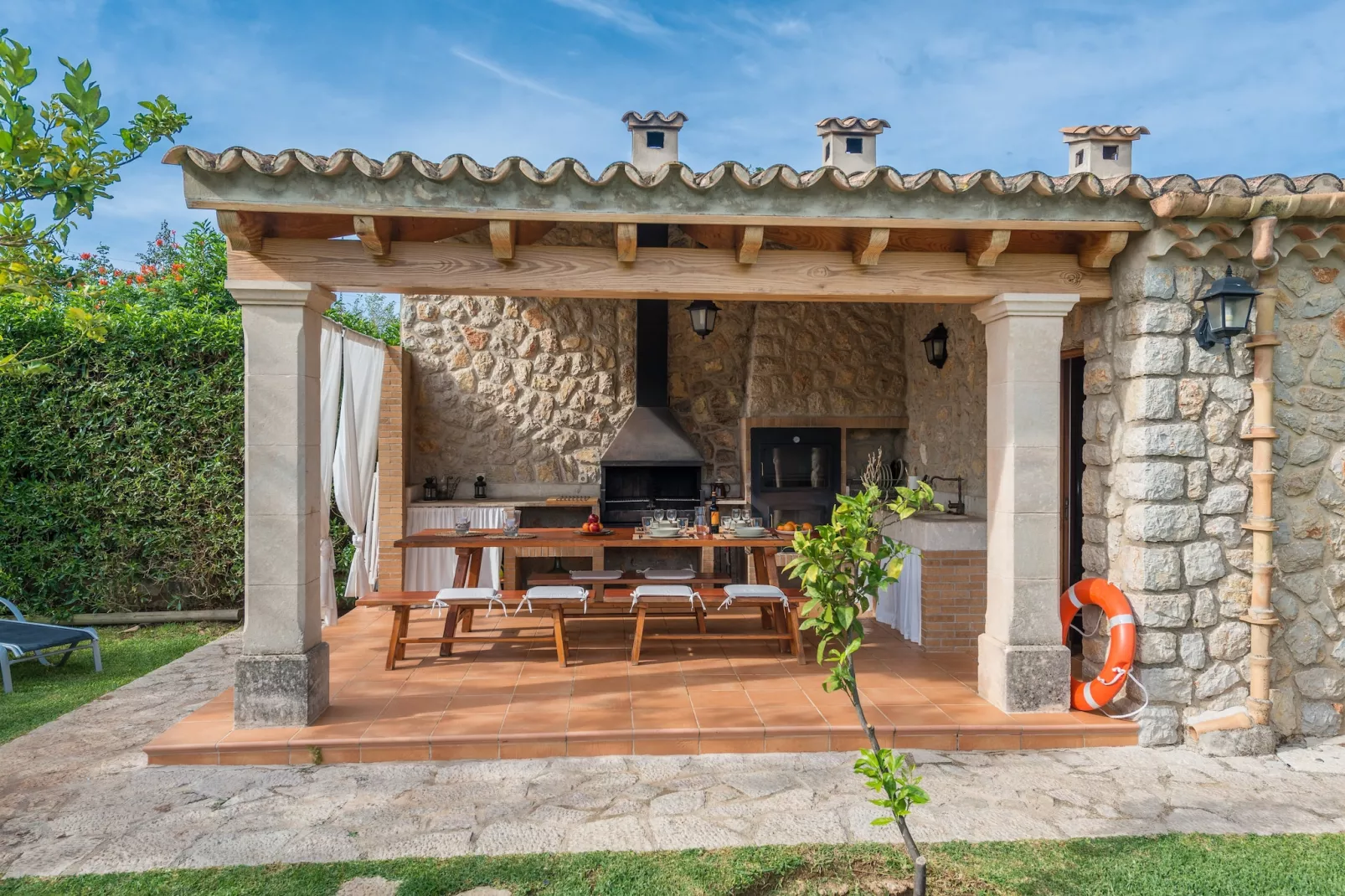 Finca Pou Nou - Buitenkant zomer