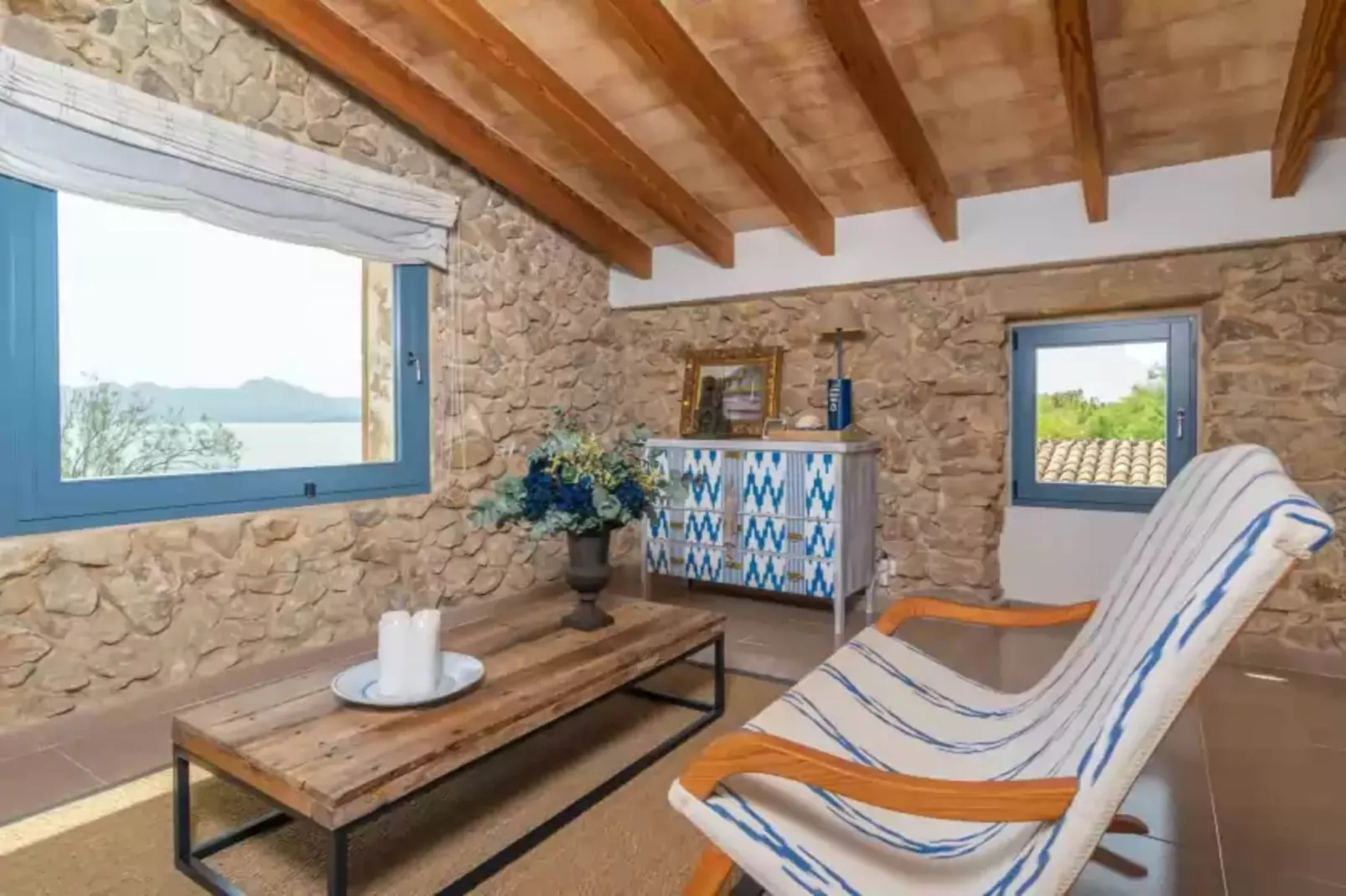 Can Cuarassa-Woonkamer