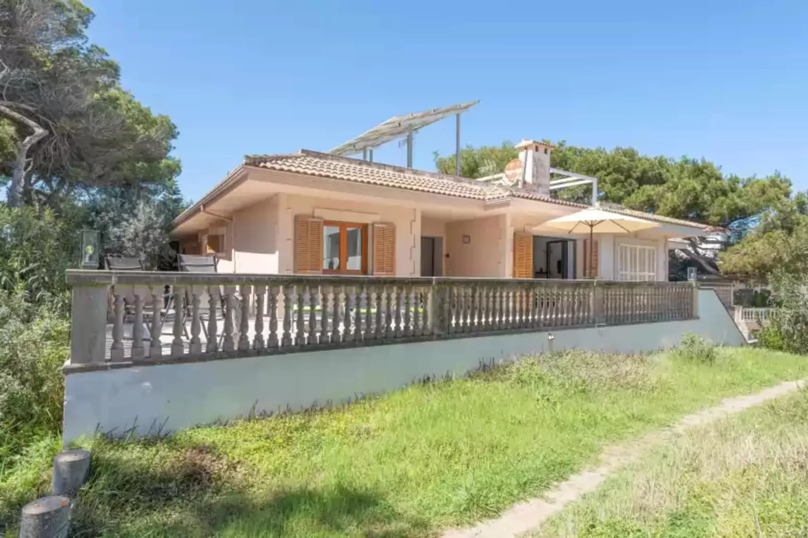 Villa Canta-Buitenkant zomer