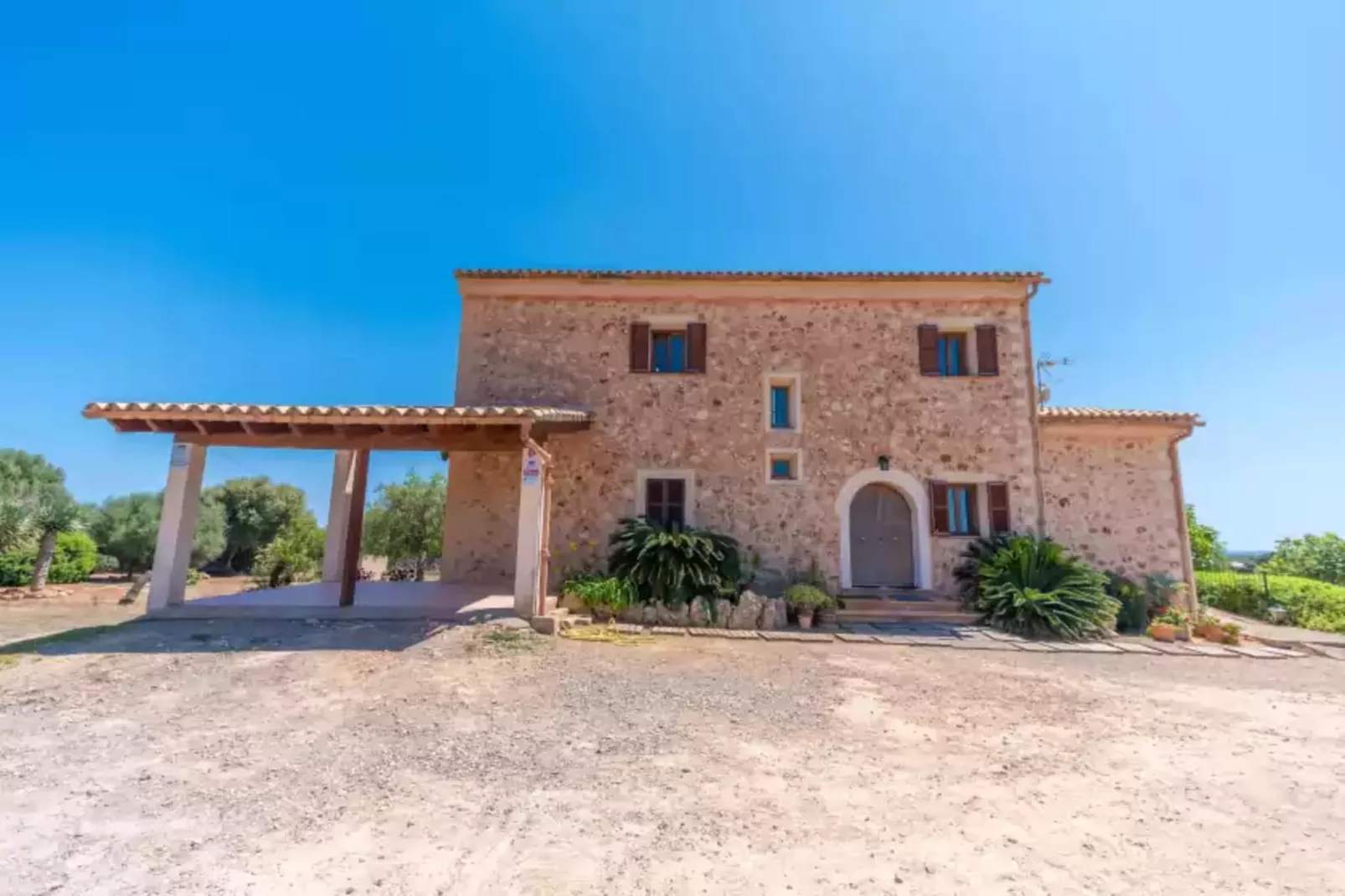 Finca Can Guillem Boquet-Buitenkant zomer