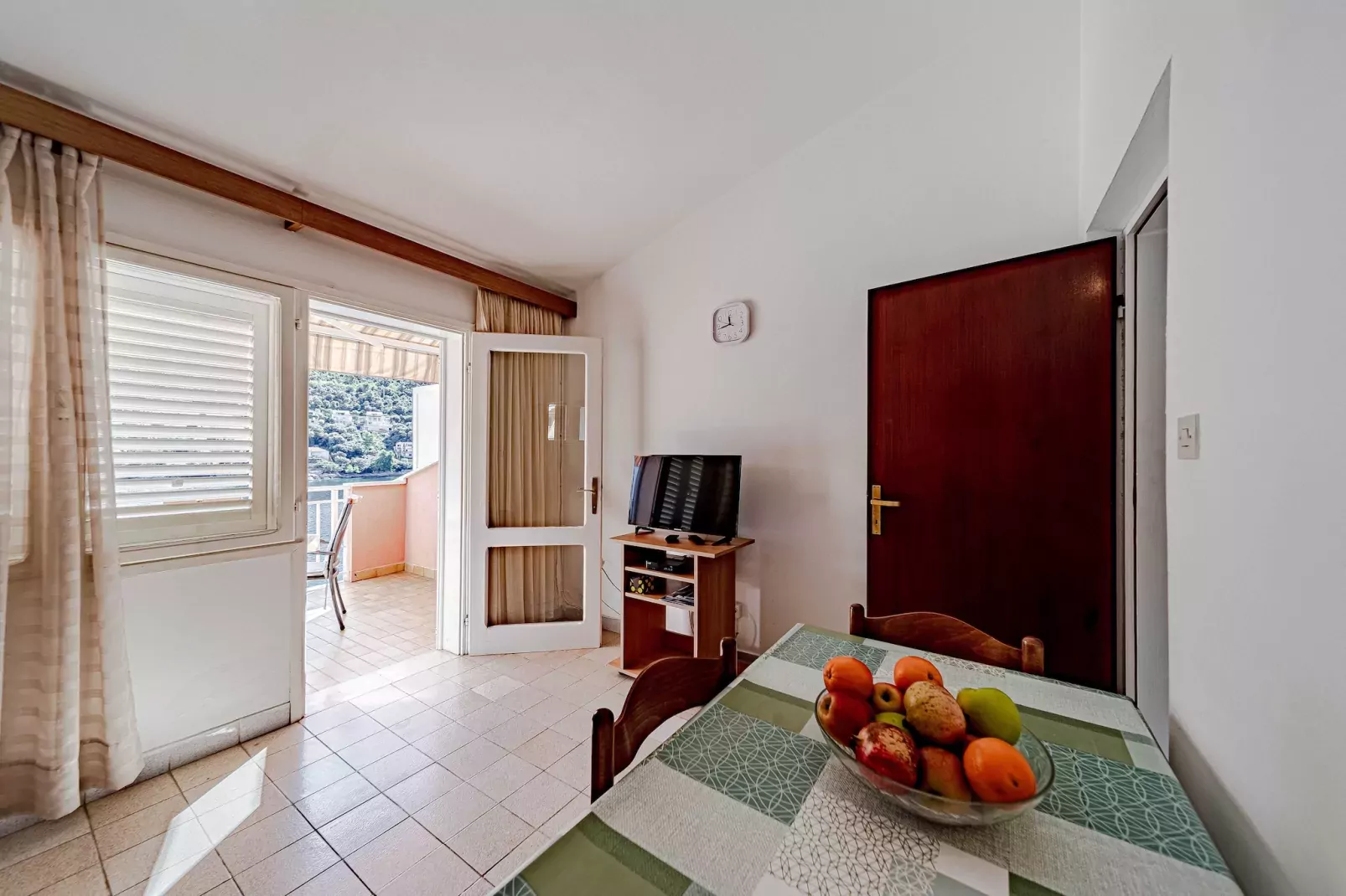 Apartments Kuzma - One-Bedroom Apartment with Balcony and Sea View