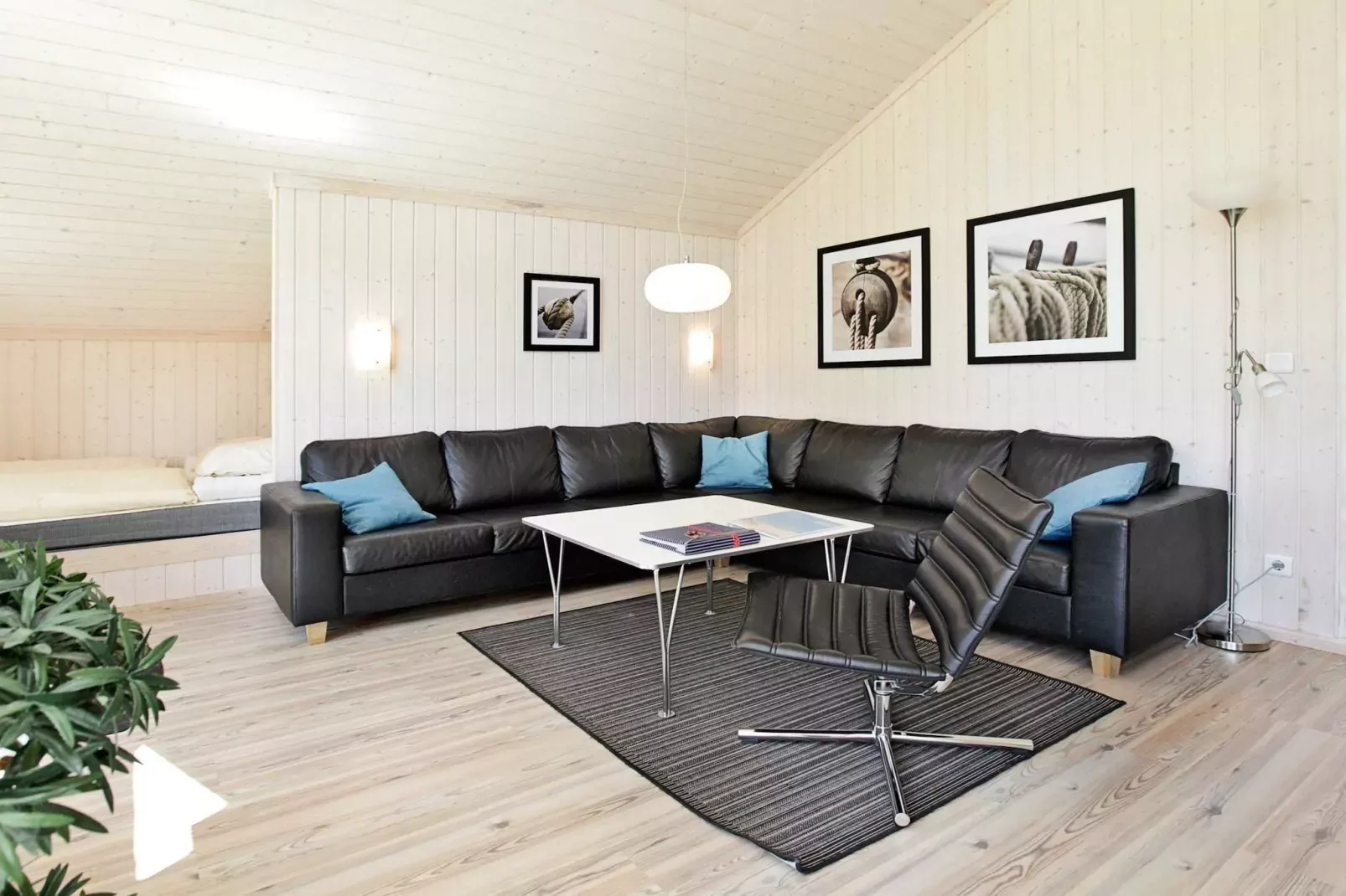 Mooie villa met balkon-Binnen
